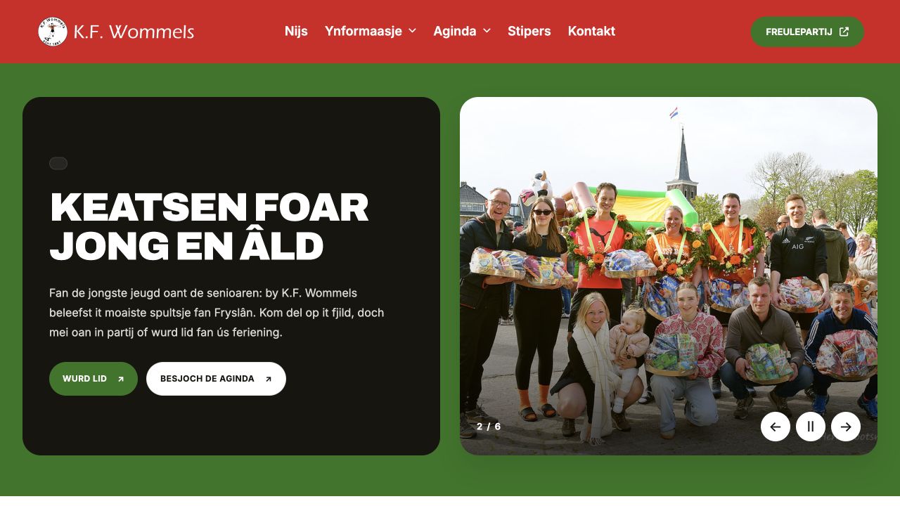 Vernieuwde website van K.F. Wommels met de kop "Keatsen foar jong en âld" en een foto van winnaars met kransen